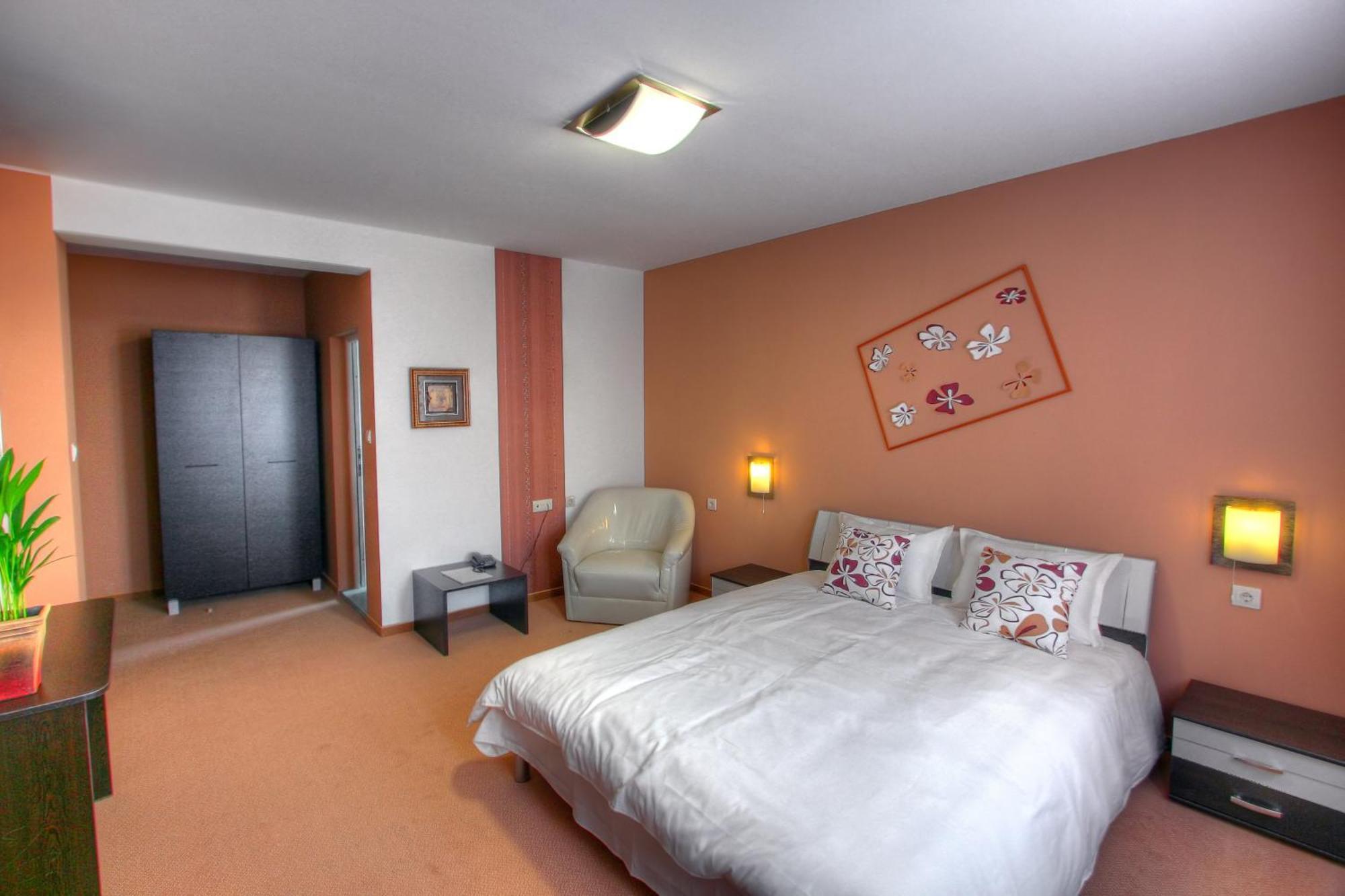 Family Hotel Mania Stara Zagora Bagian luar foto
